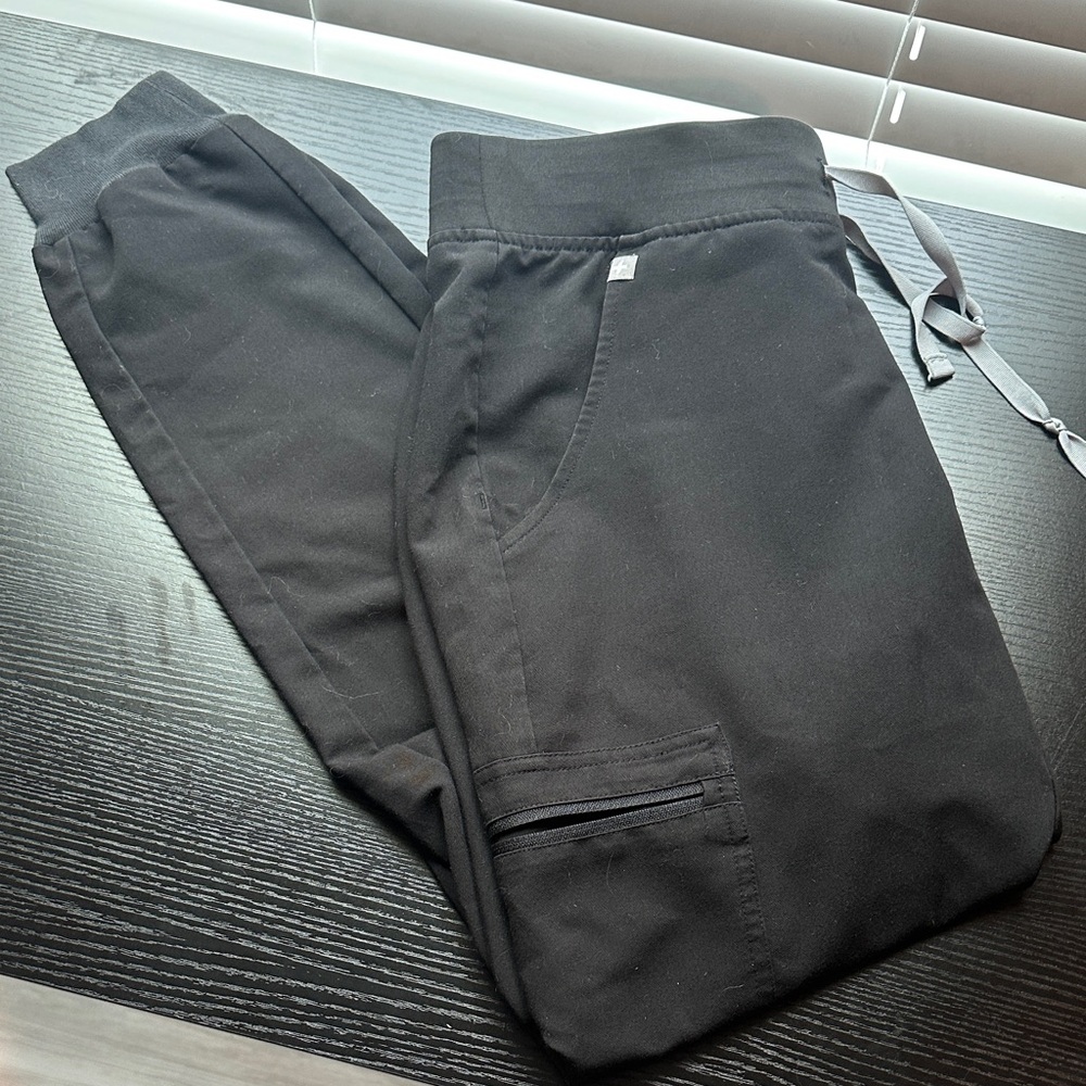 Women’s jogger figs